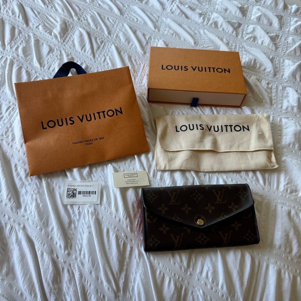 Authentic Louis Vuitton Sarah Wallet